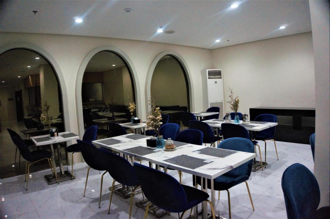 Crevice Hotel Davao City Exteriör bild
